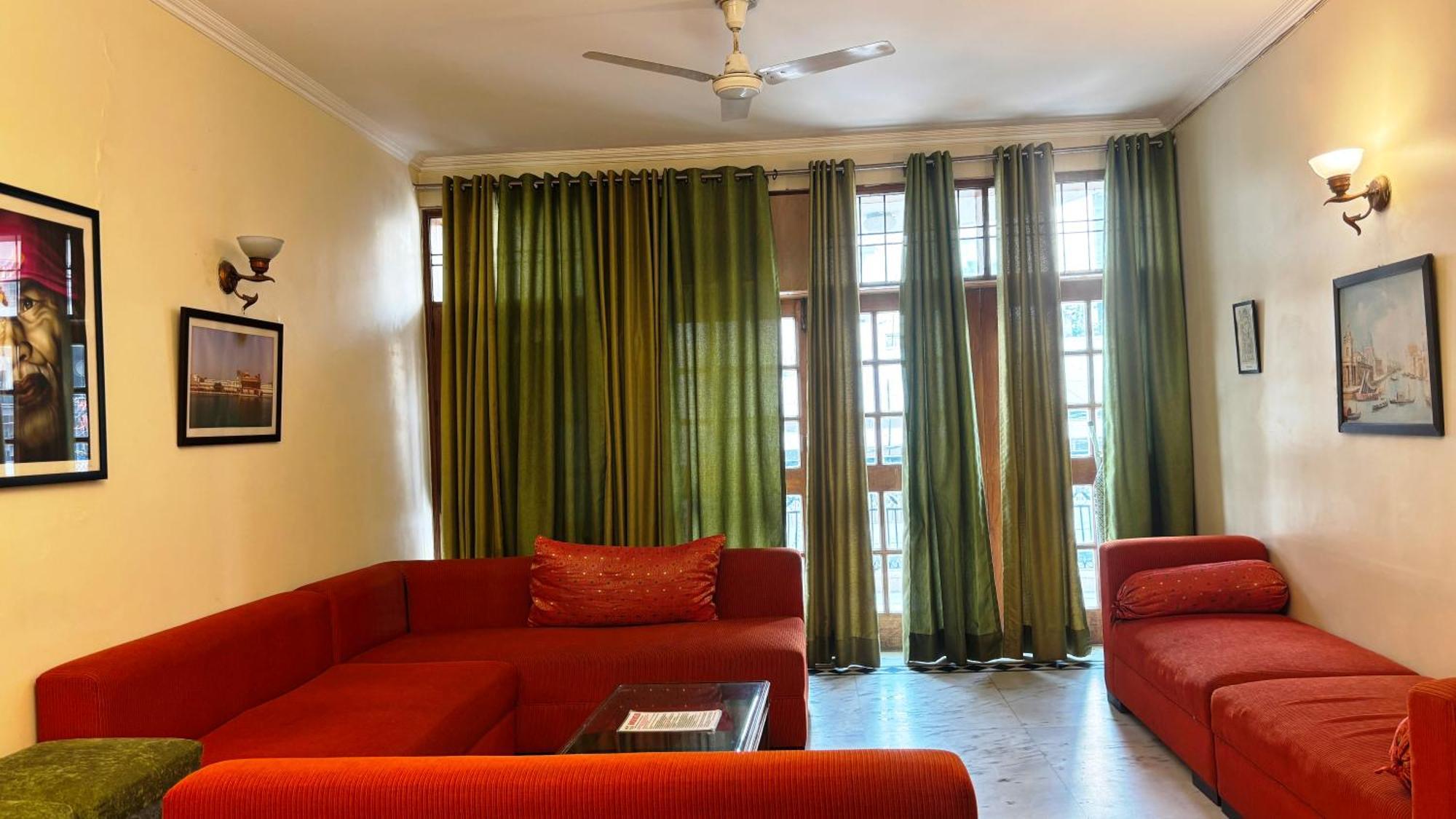 Under My Roof Green Park New Delhi Exterior foto